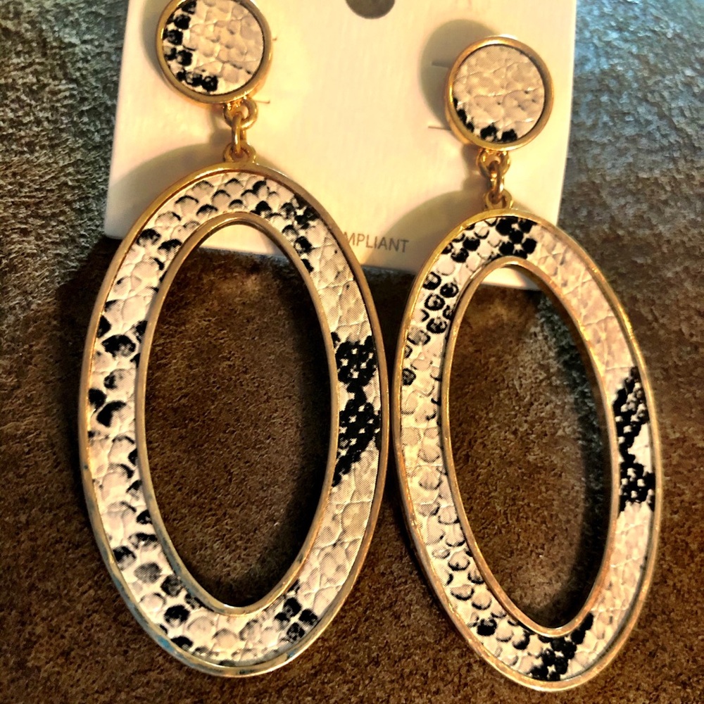Metal Snakeskin Oval Drop Earrings